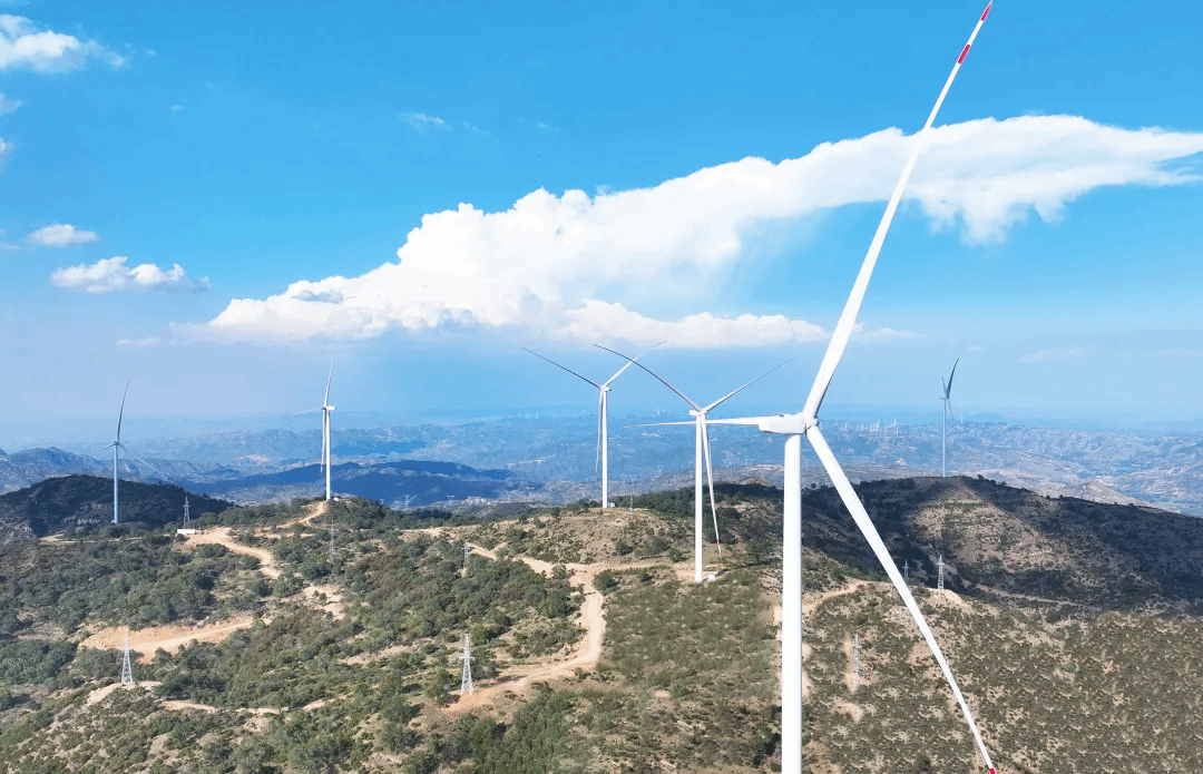 山西建投安装集团太谷阳邑风电场(110MW)风电扩容项目风机吊装作业圆满完成