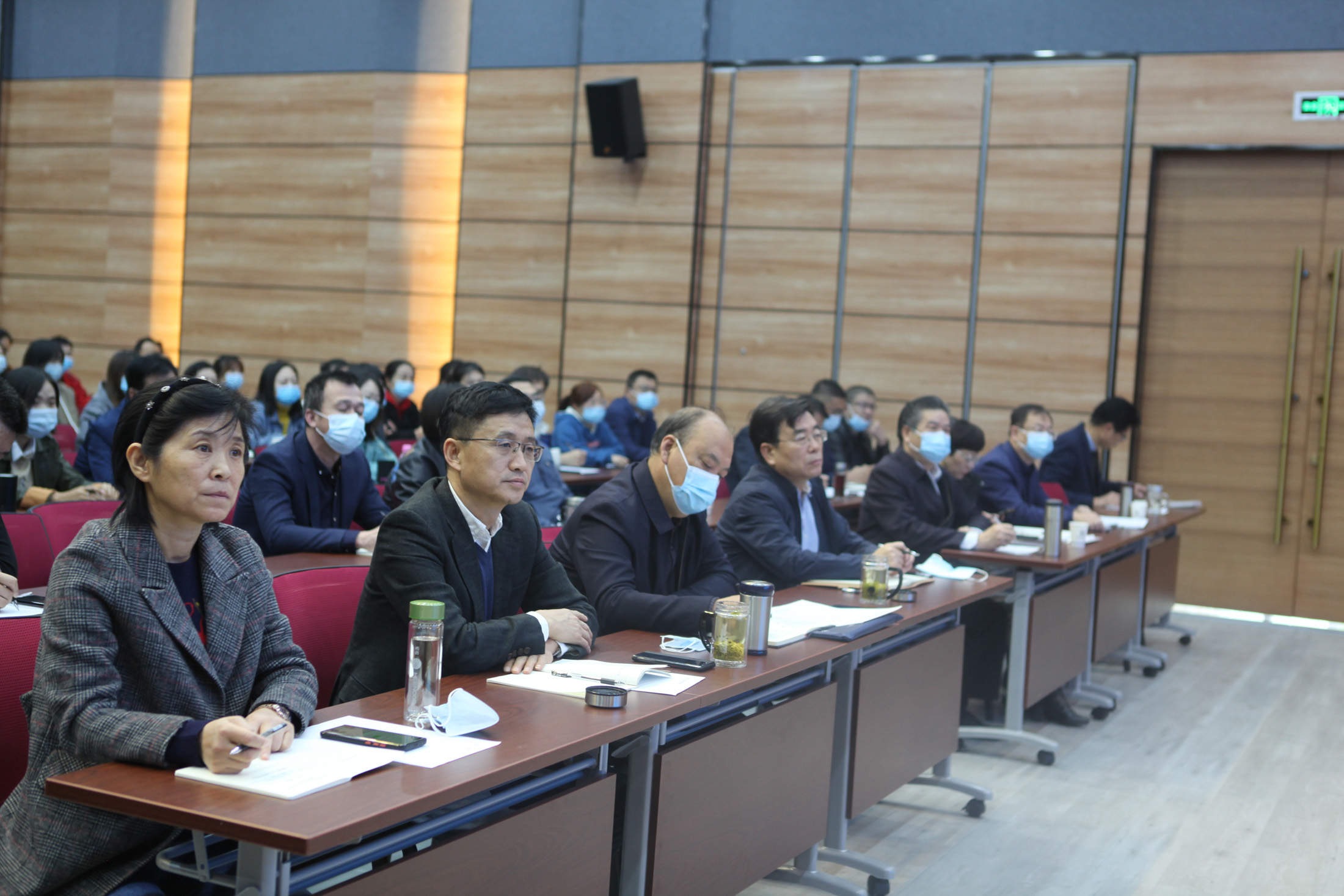 山西建投机械化集团党委召开理论学习中心组学习（扩大）会议