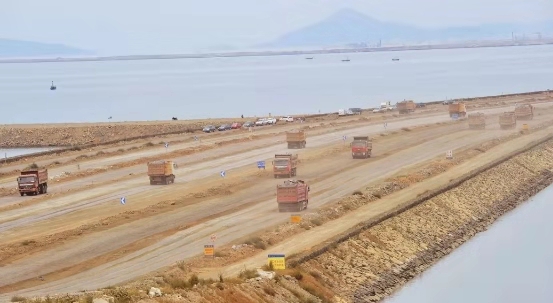 山西建投机械化集团助推世界最大海上机场建设